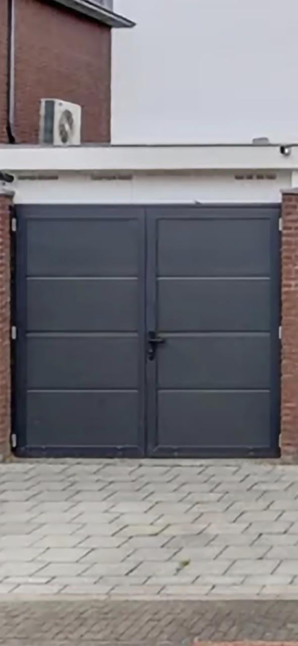 Openslaande geïsoleerde garagedeuren