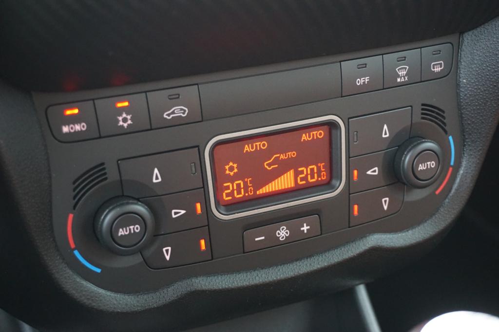 Alfa Romeo MiTo 0.9 twinair distinctive climate / navi / cruise / leder / p