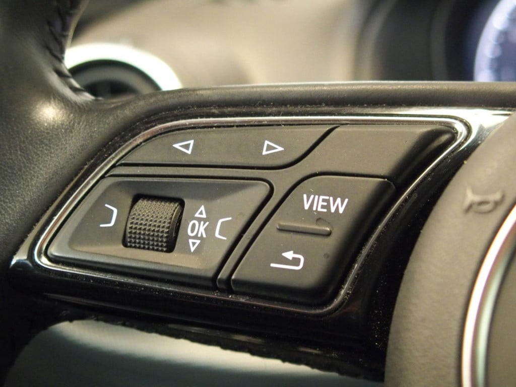 Audi Q2 1.4 tfsi cod design s line plus virtual cockpit led leder trekhaak
