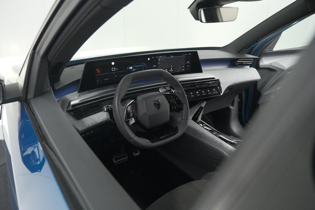 Peugeot 5008 1.2 hybrid 136 gt 7p | 360 camera | panoramadak | elektrische 