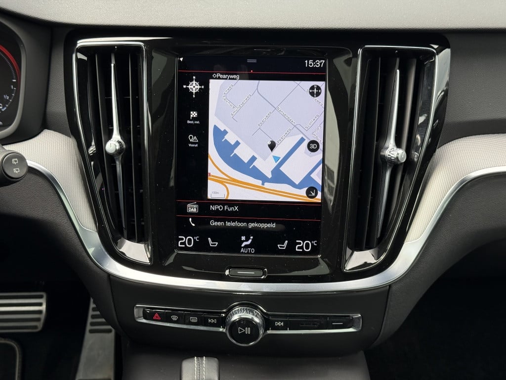 Volvo V60 t6 340pk recharge r-design| panodak| adap.cruise| 360camera| awd