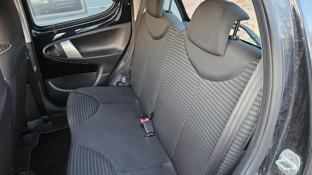 Peugeot 107 1.0 envy luxe uitv. / nl auto / nap / 85635 km !