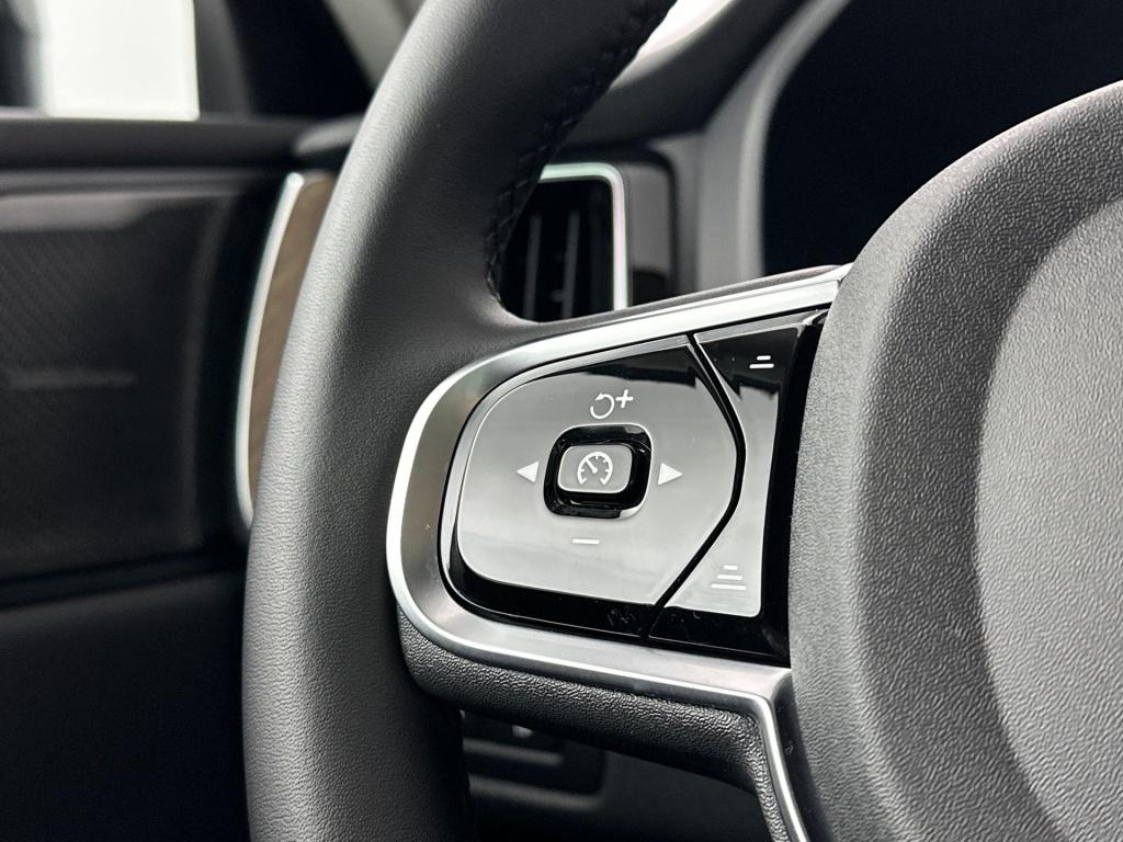 Volvo XC60 t6 398pk recharge ultra dark| adap.cruise| 360camera| pano