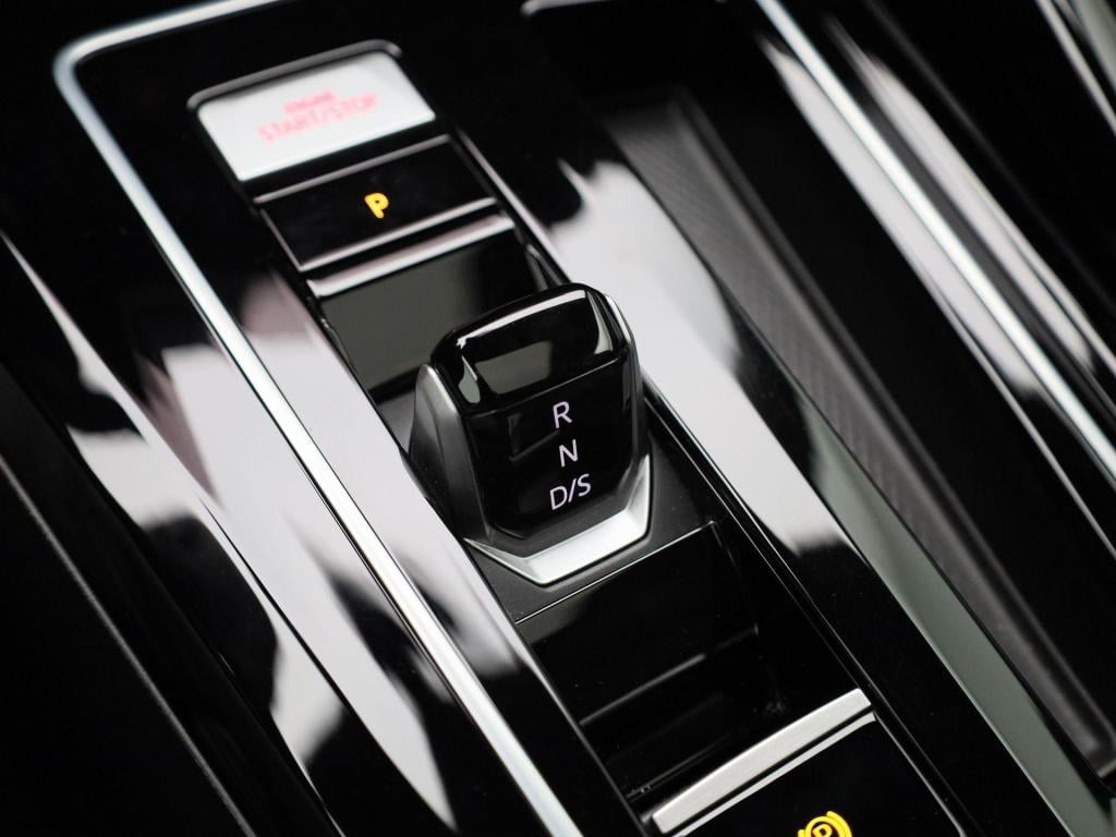 Volkswagen Golf 1.5 ehybrid gte | automaat | panoramadak | navigatie | appl