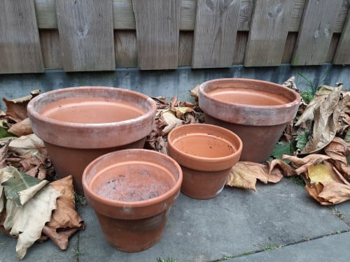 Set van 4 terracotta potten