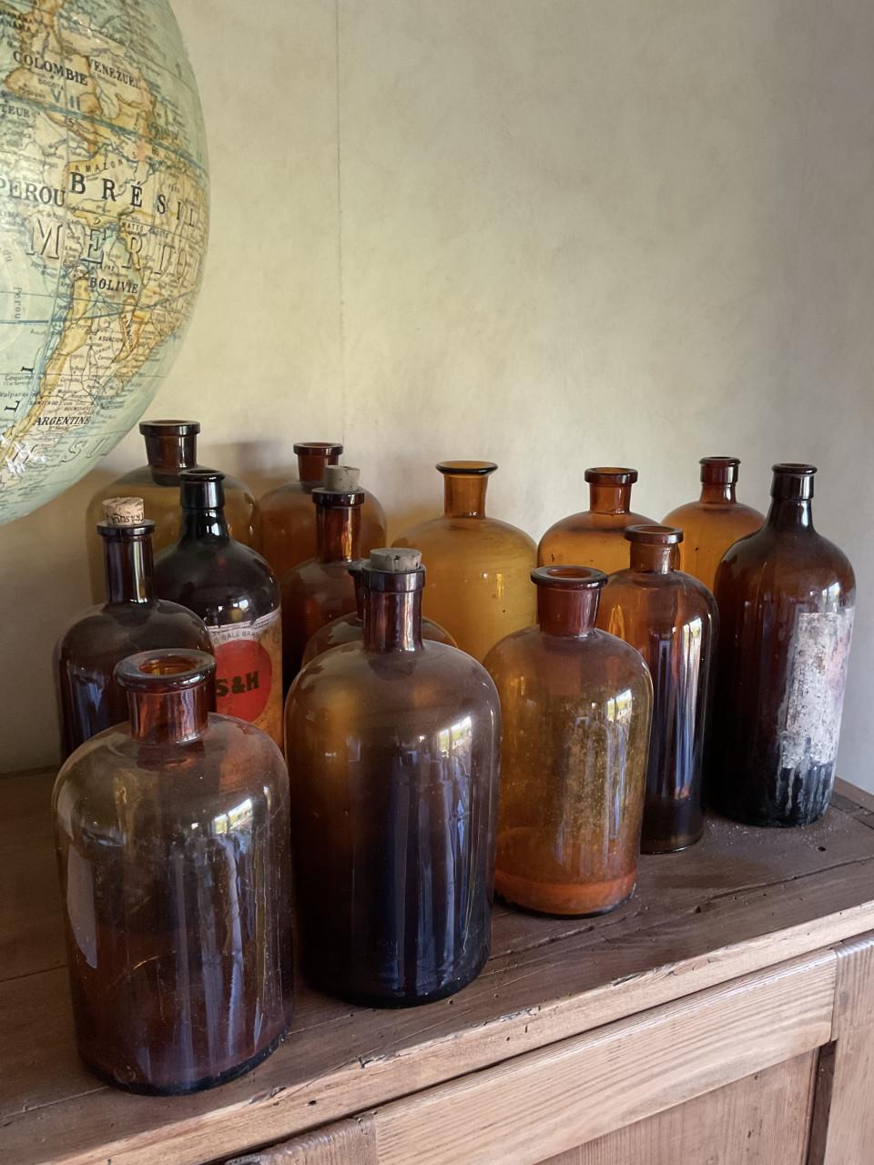 Oude apothekersflessen