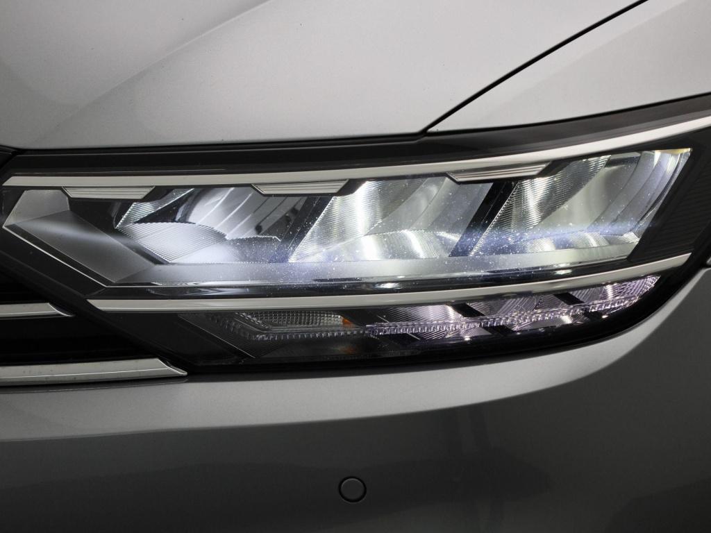 Volkswagen Passat variant 1.5 tsi business | automaat | lmv | parkeer senso