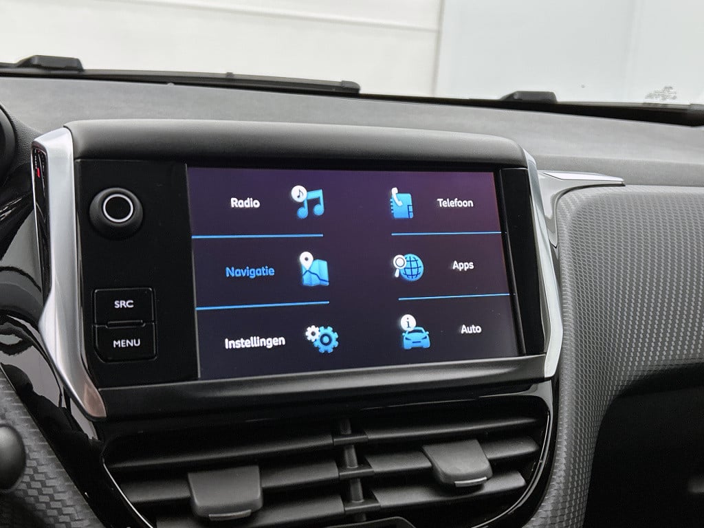 Peugeot 208 82pk allure | rijklaar | navi | parkeersensoren | trekhaak vast