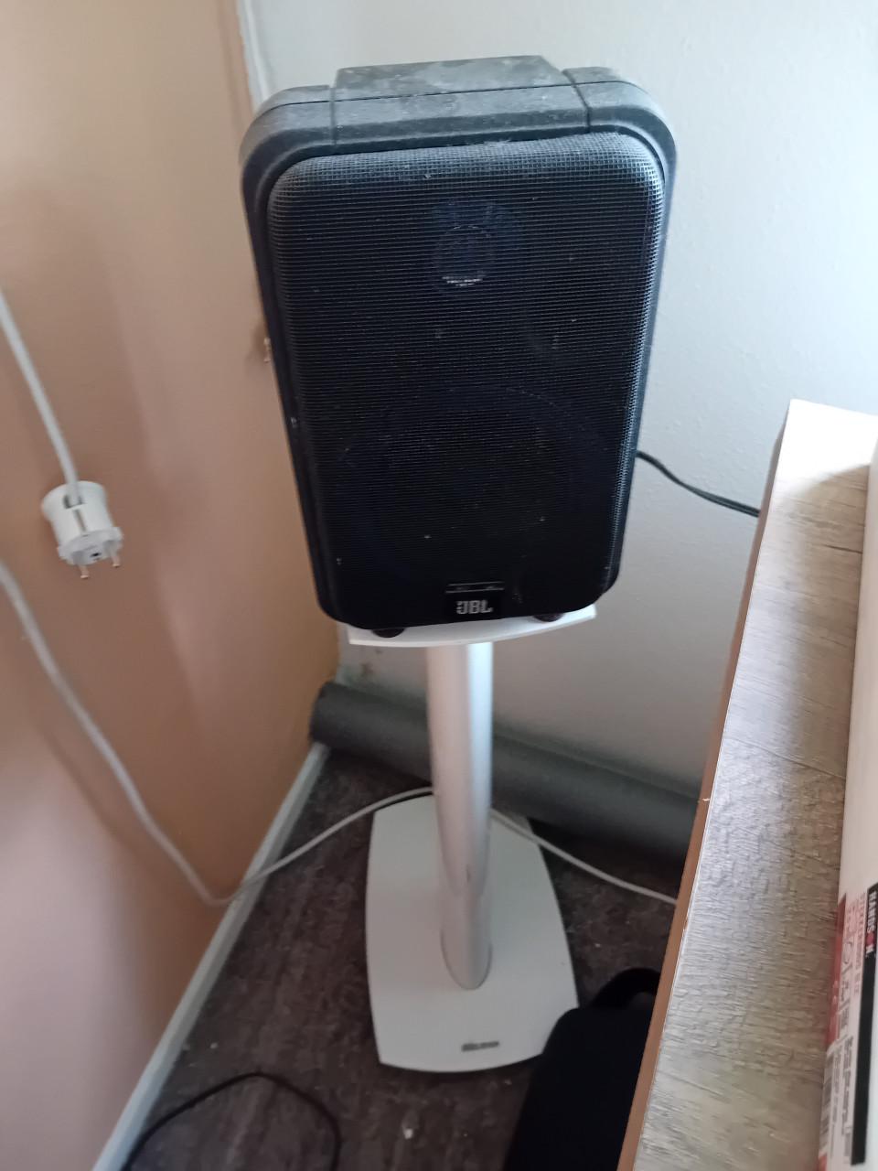 Te koop: speakers en randapparatuur surround