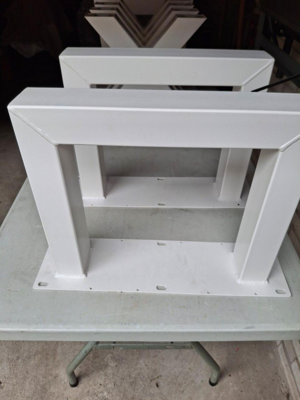 Te koop onderstellen Salontafels wit en zwart