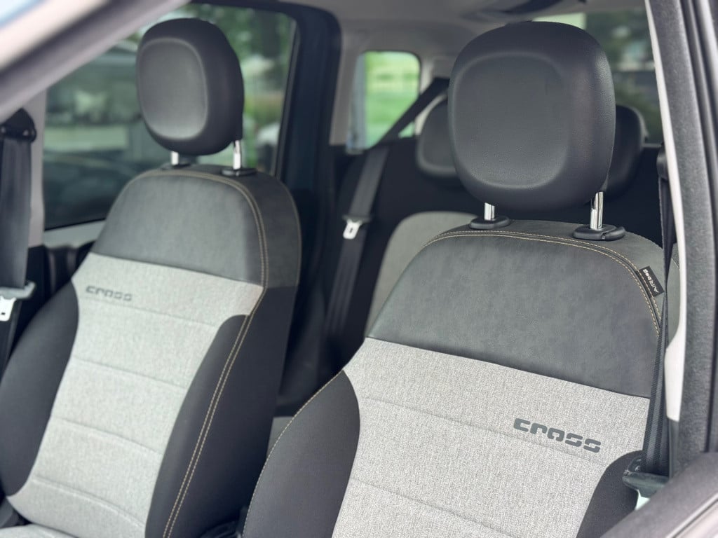 Fiat Panda 1.0 hybrid cross * stoel + voorruit verwarming * airco * bluetoo