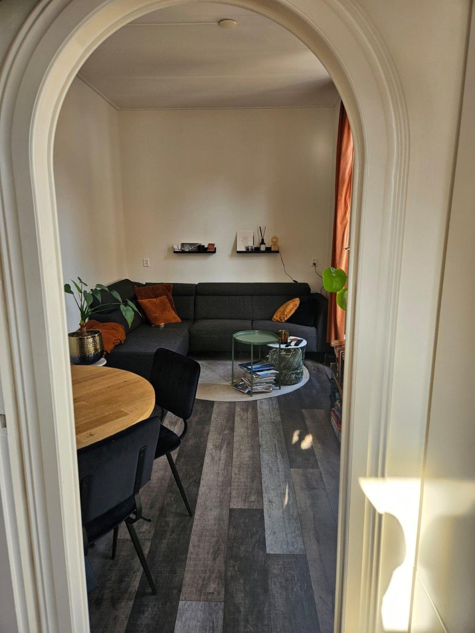 Sfeervolle woning met dakterras in hartje Goes – per direct beschikbaar!