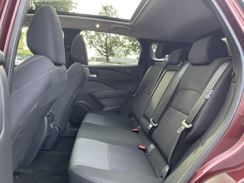 Nissan Qashqai 1.3 mhev n-connecta design pack | panoramadak | navigatie | 
