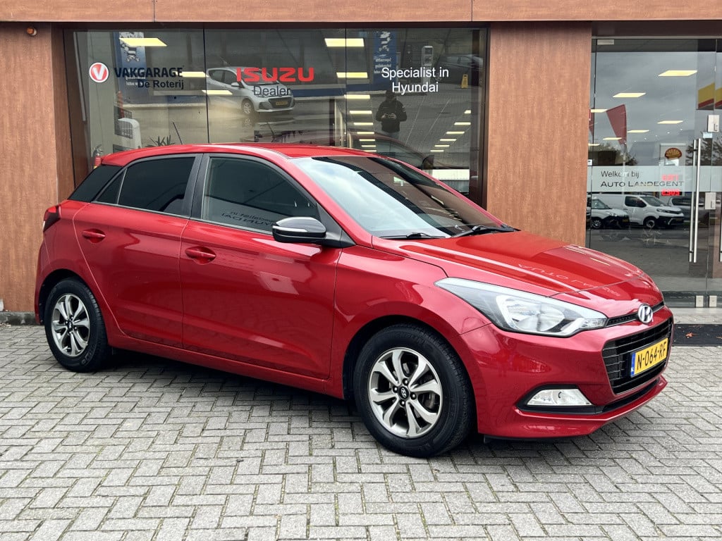 Hyundai I 20 1.2 hp i-motion premium | stuur/stoelverw. | radio | airco