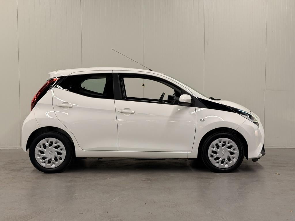 Toyota Aygo 1.0 vvt-i x-play| camera| carplay| cruise| airco