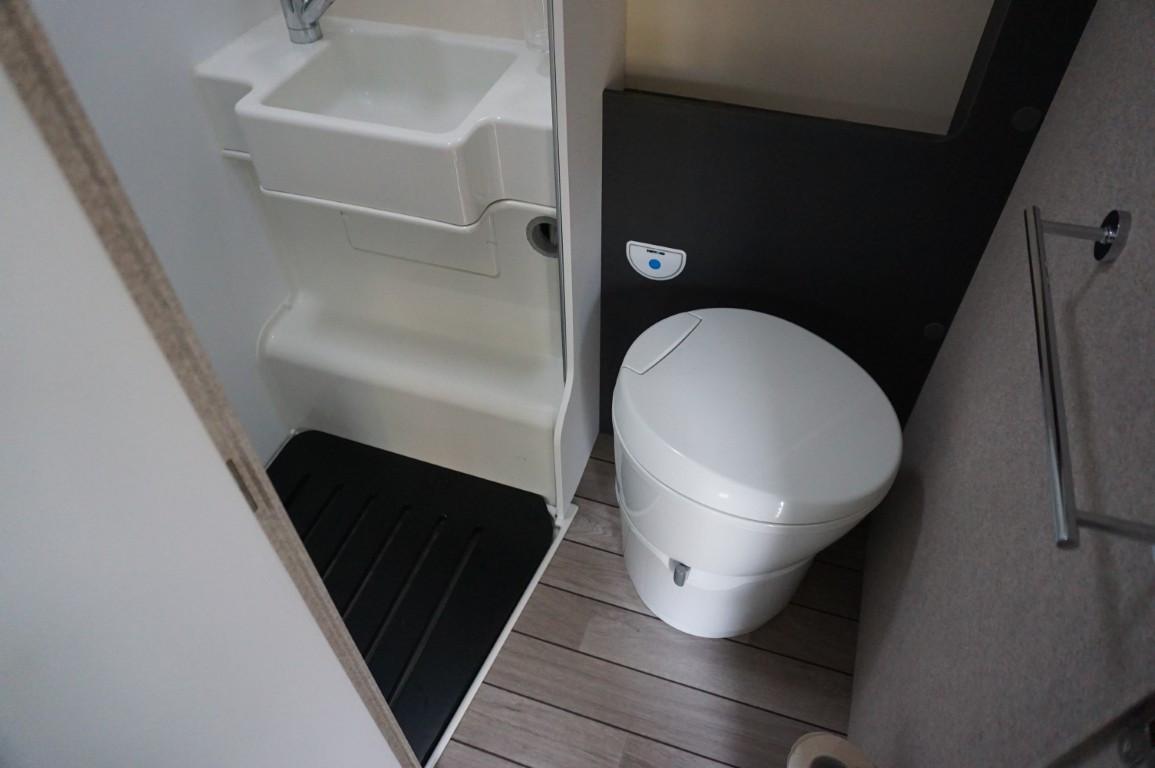 Mc Louis Glamys 365 2025 met 20.000km familiecamper Euro 6