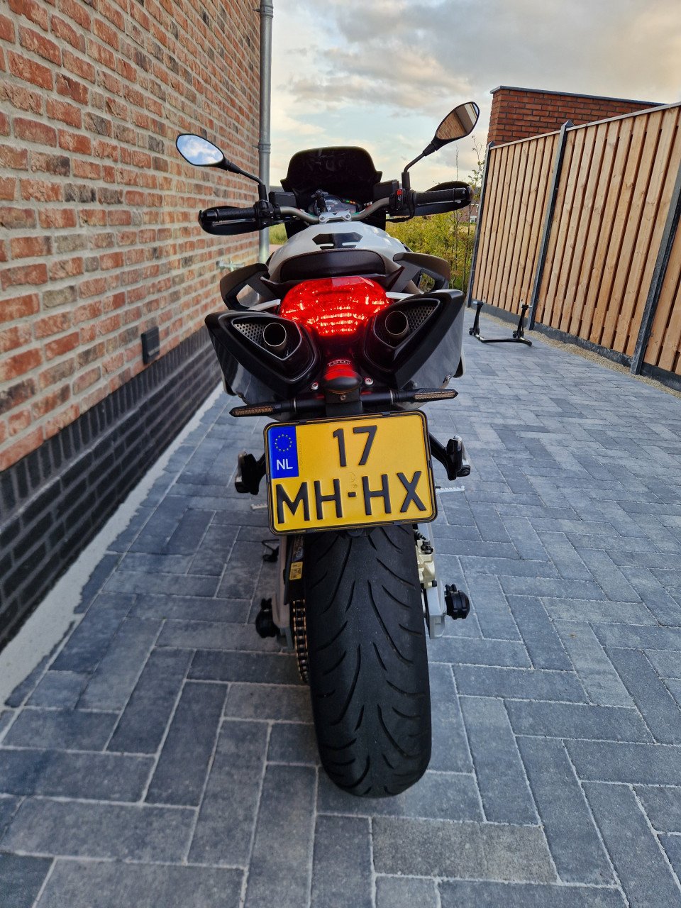 Aprilia Shiver 750 SL ABS