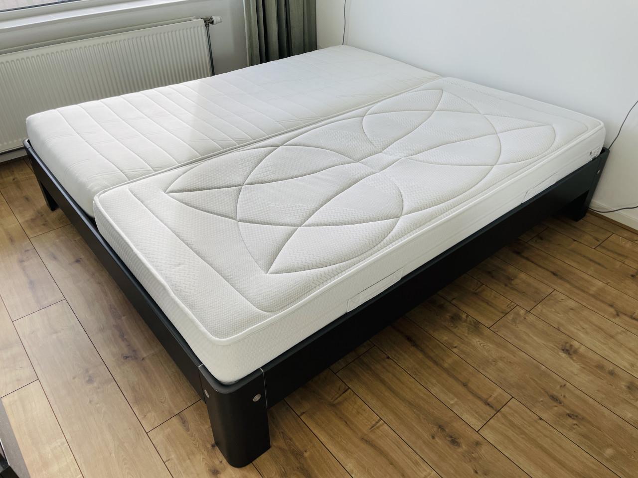 2 matrassen (1 auping, 1 Fifty) 90x200 cm