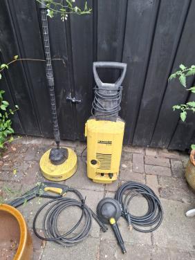 Kärcher hogedrukreiniger met terrasreiniger en diverse accessoires