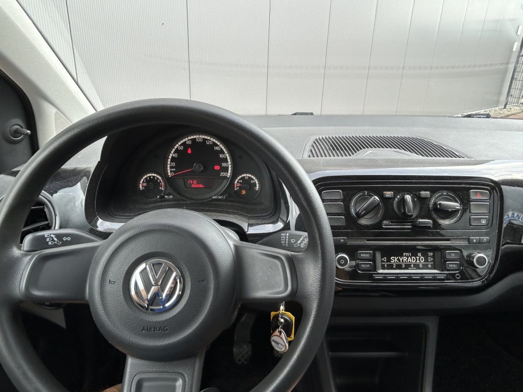 Volkswagen UP! 1.0 move up! bluemotion