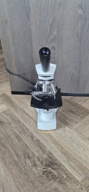 Microscoop euromex te koop met beschermhoes