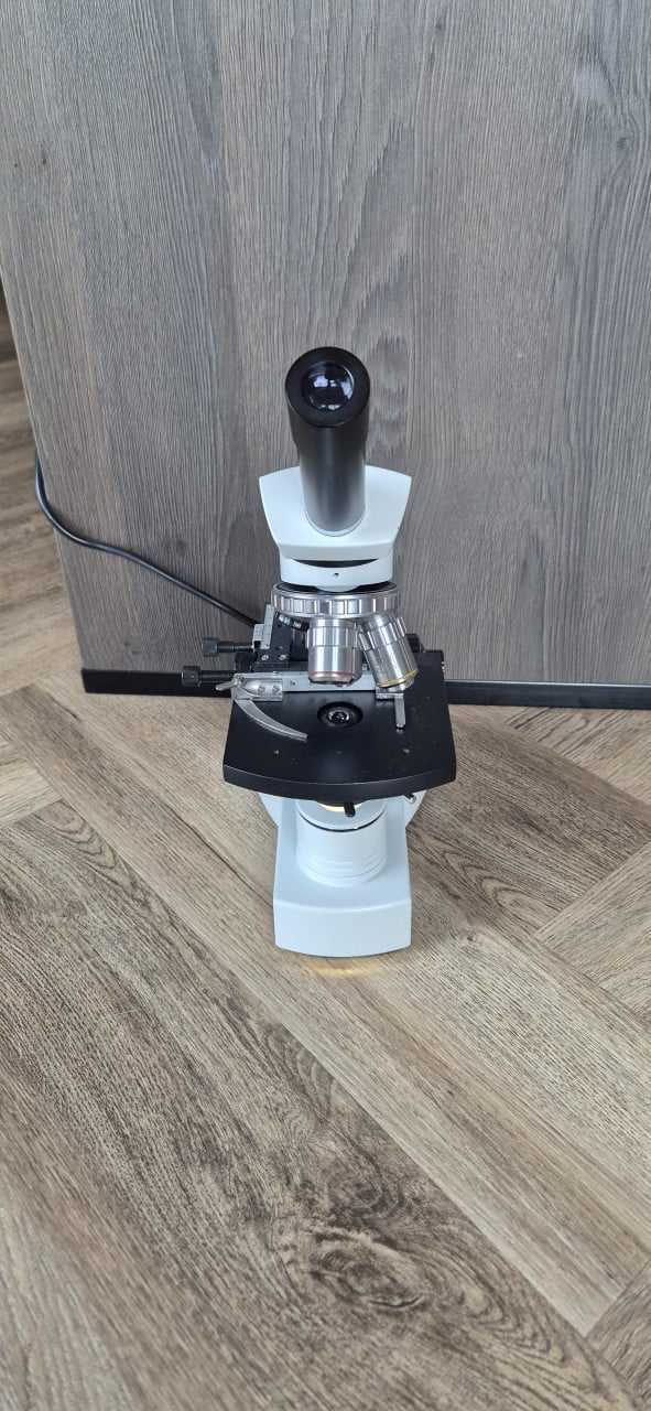 Microscoop euromex te koop met beschermhoes