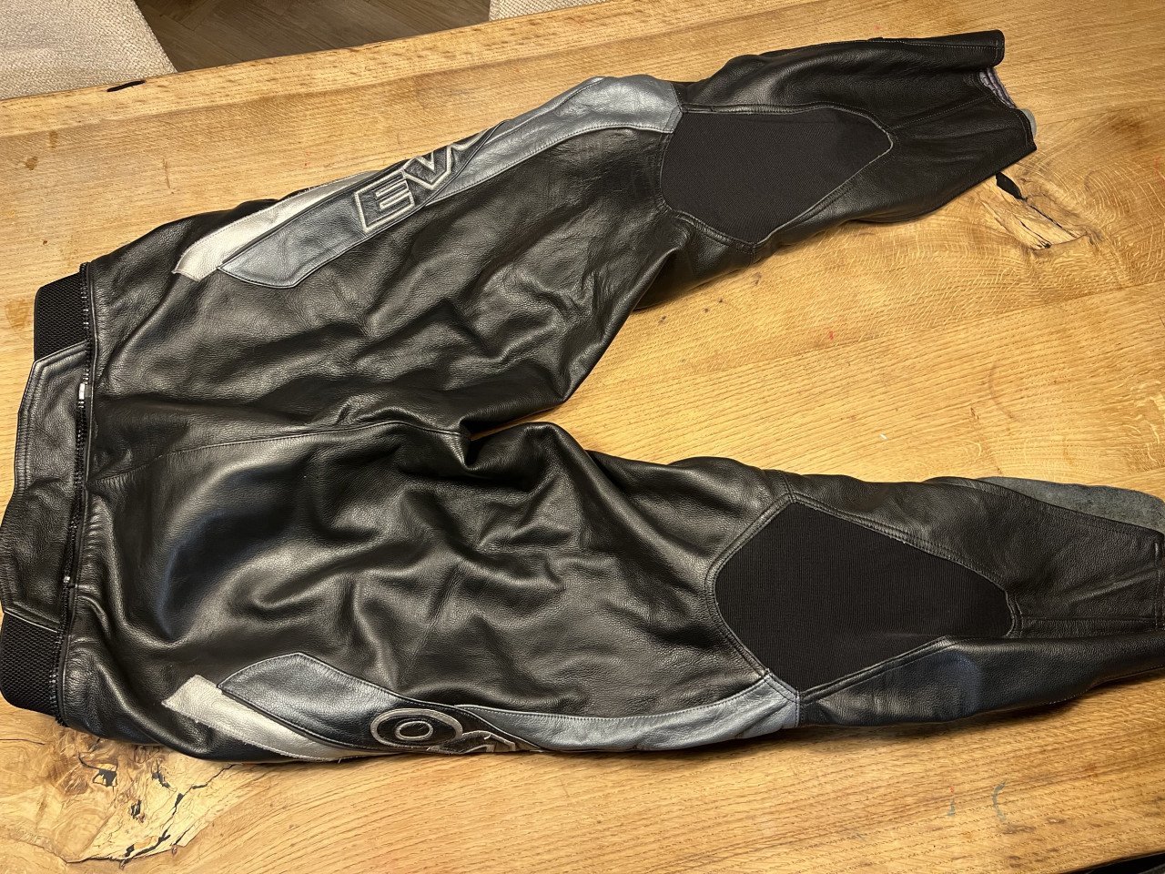 3 leren motorbroeken