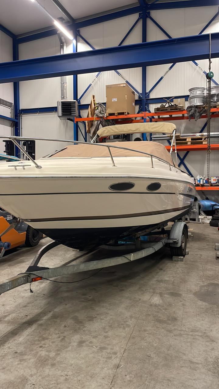Sea Ray 220 Refit 2022 - Mooie Cuddy Cabin, V8!