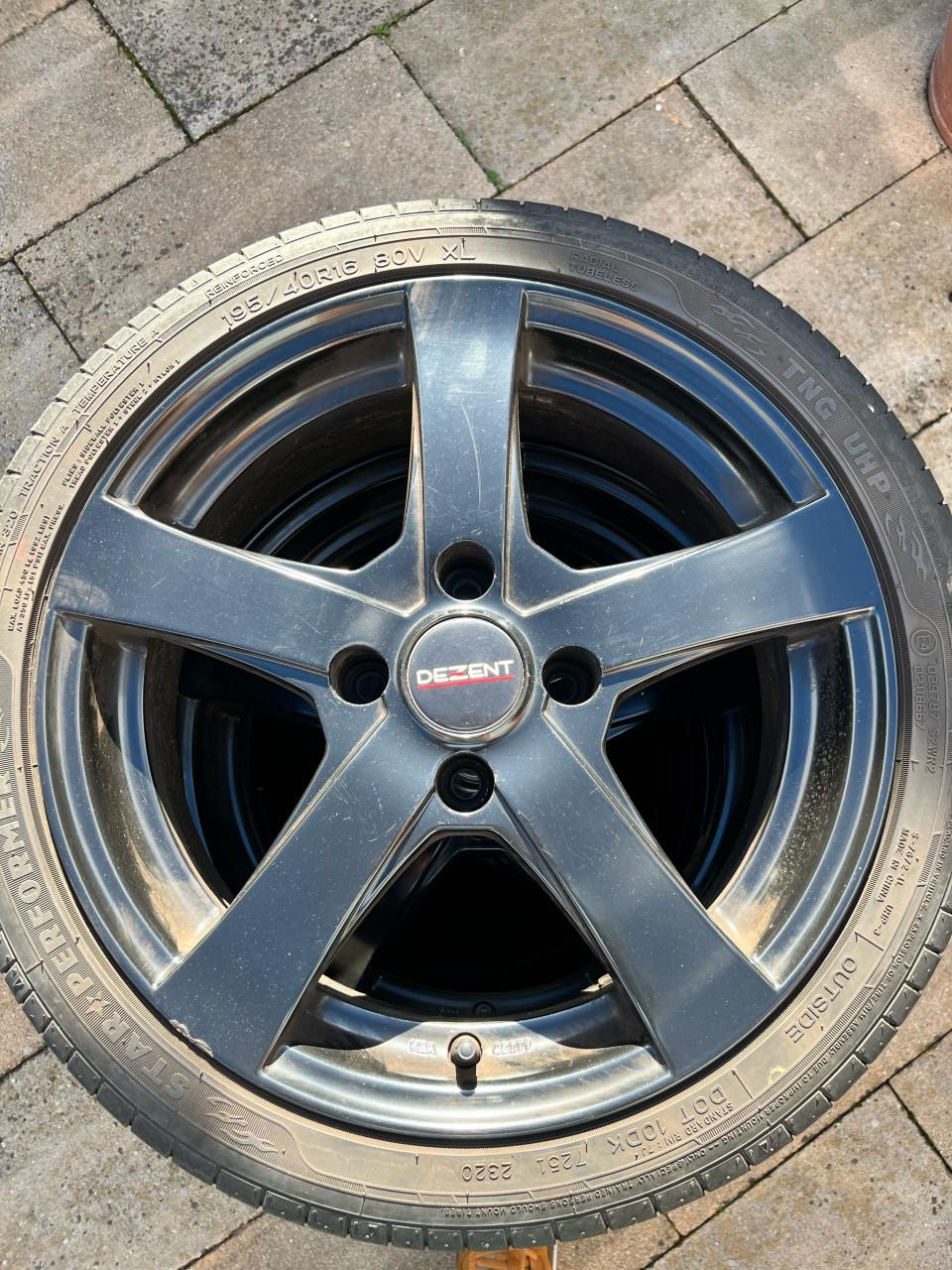 Mooie 16 inch Dezent velgen, 4x108, met zomerbanden