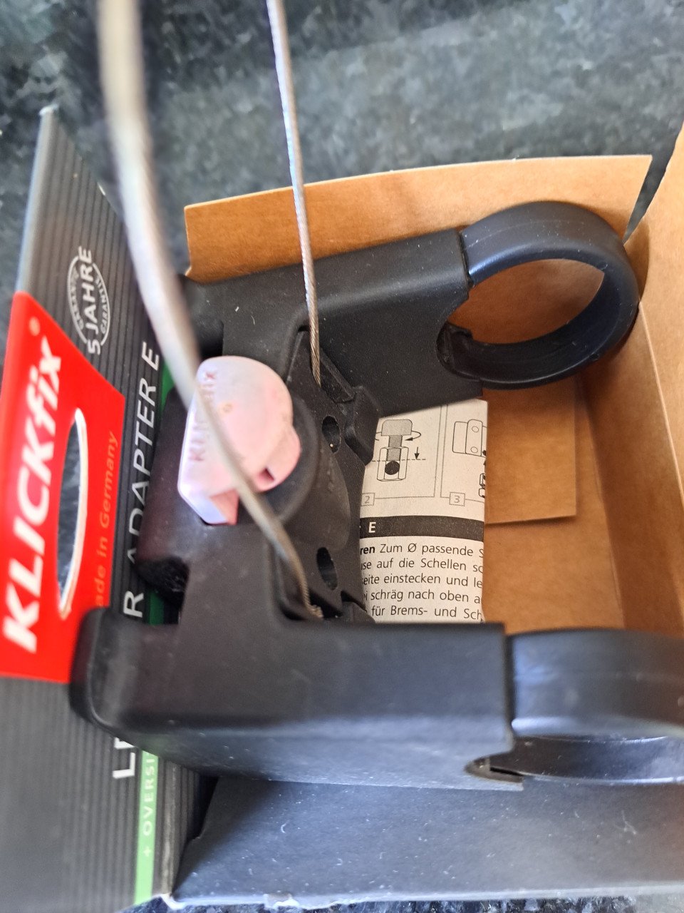 Hondenmand voor op de fiets.