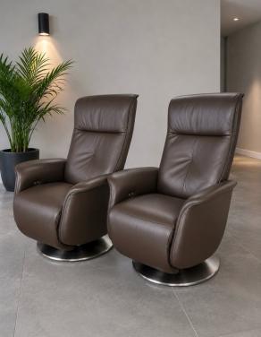 Te koop 2 elektrische draai relaxstoelen/ fauteuils