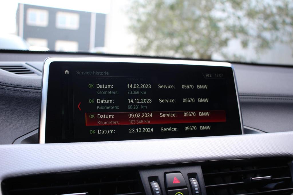 BMW X2 sdrive20i m-sport automaat - led - elek kofferklep - trekhaak - head