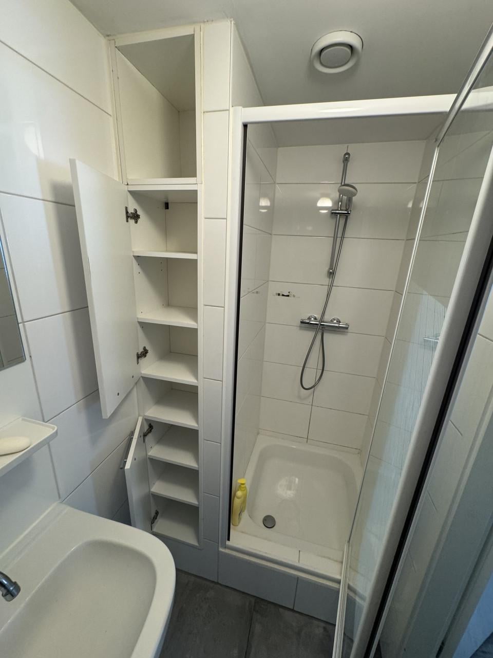 Per 1 augustus te huur: Nette studio in hartje Middelburg | Studio for rent