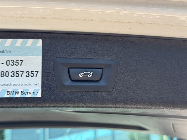 BMW X3 xdrive20i high executive l m line sportpakket l panoramadak l leder 