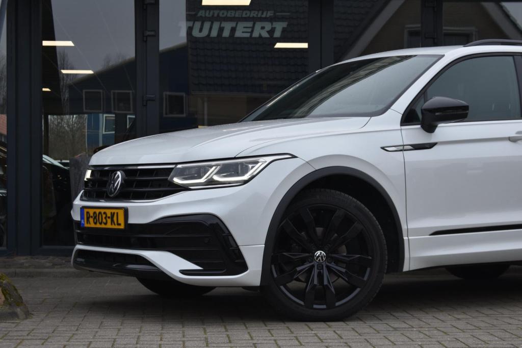 Volkswagen Tiguan 1.5 tsi r-line | black style | panoramadak | nap | camera