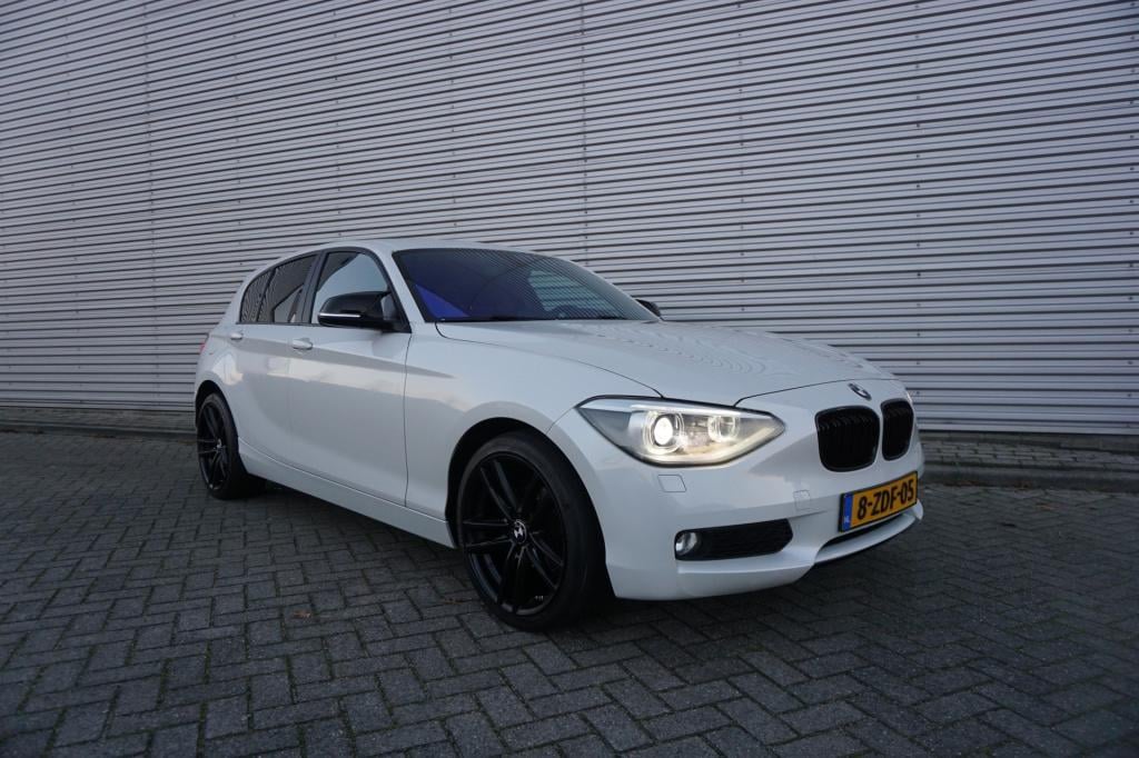 BMW 1 Serie 116i executive climate / navi / cruise / parkeersens. / elektr.