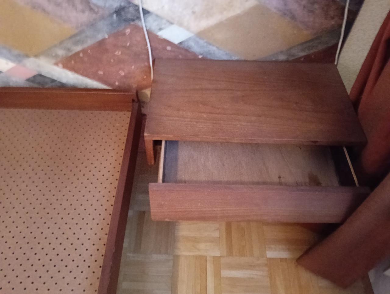 Bed twijfelaar 120x190 en nachtkastjes