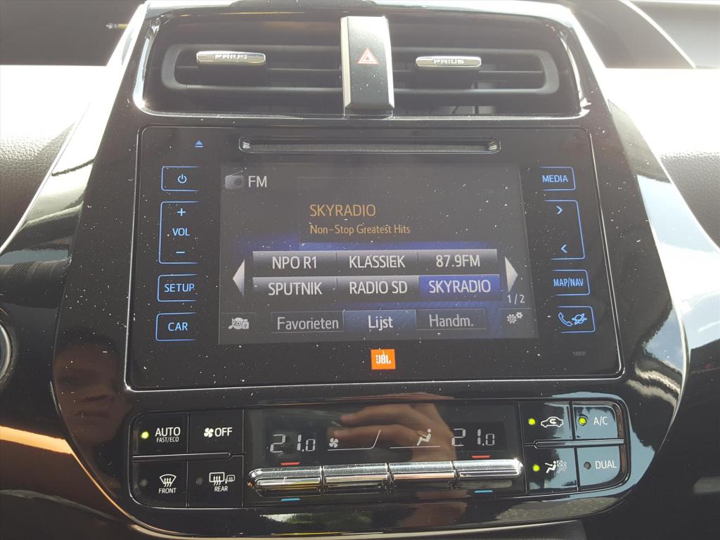Toyota Prius 1.8 full hybrid 122pk aut active | navi | bt | cruise & climat