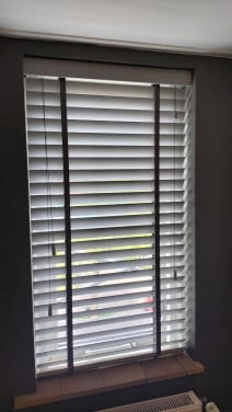 2 stuks Jasno. Blinds / houten luxaflex