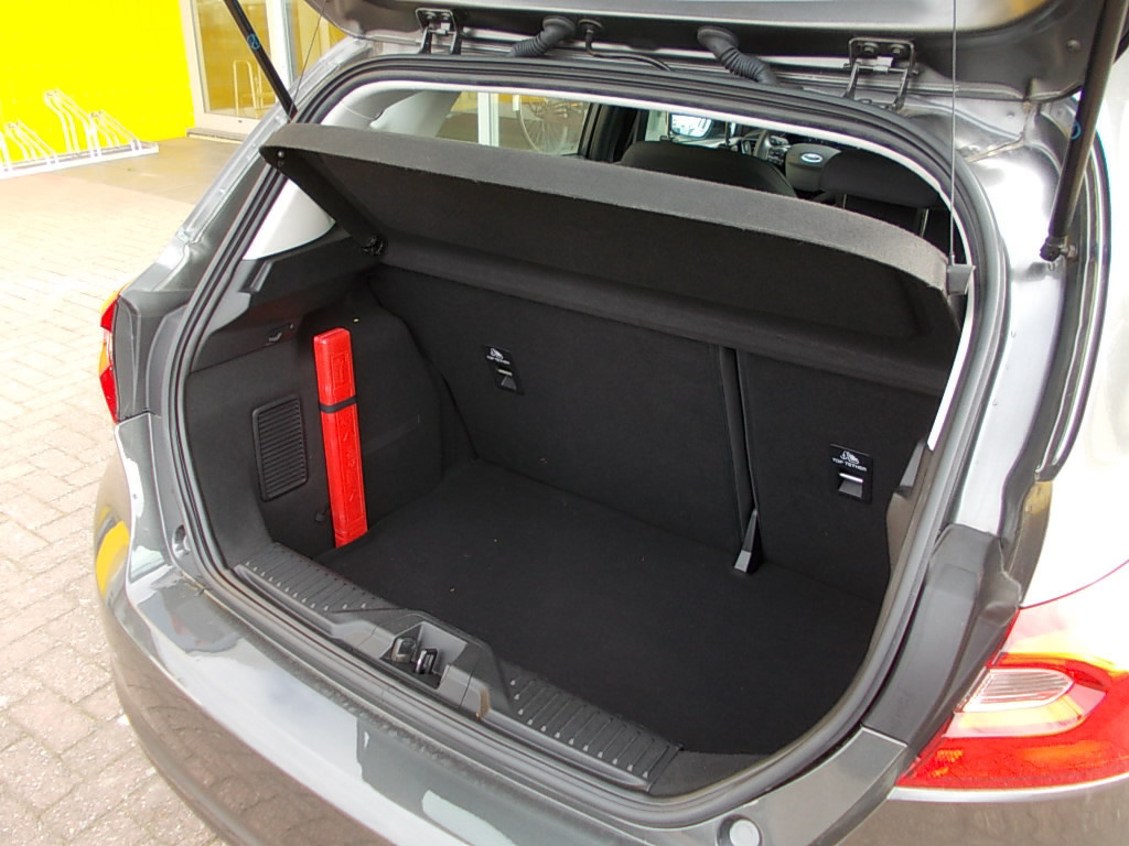 Ford Fiesta 1.1 ti-vct airco, navigatie, cruise-contr.