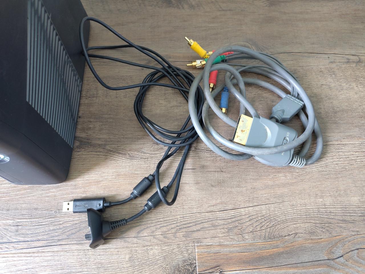 XBOX 360 S Console