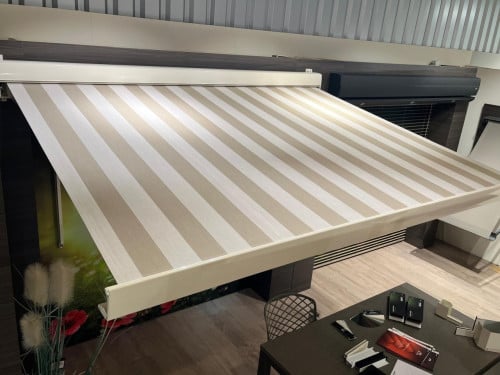 Nieuw zonnescherm met Somfy motor
