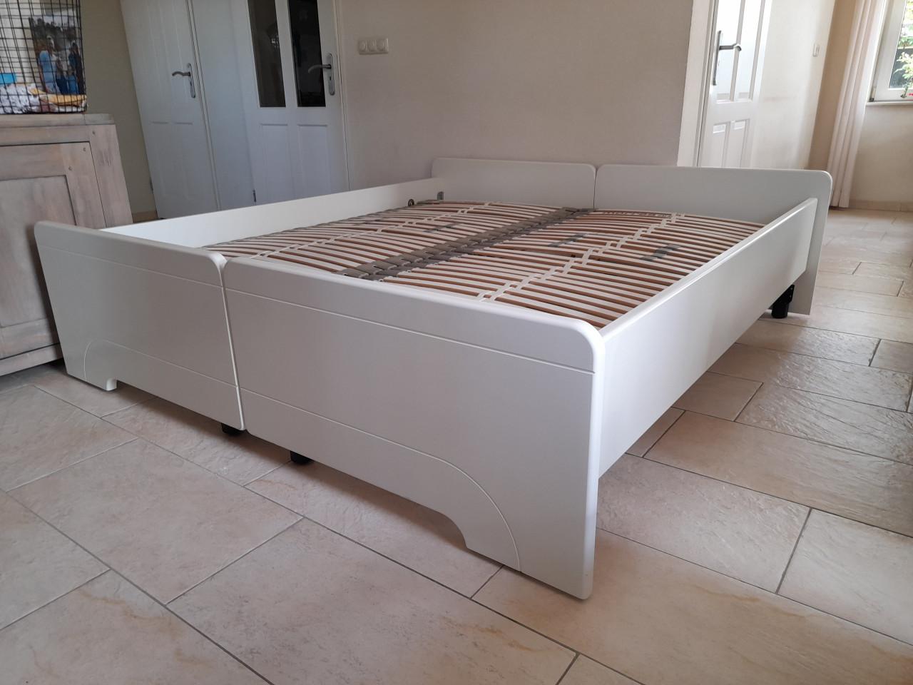 2 x 90 x 200  Deelbaar bed (in goede nette staat )