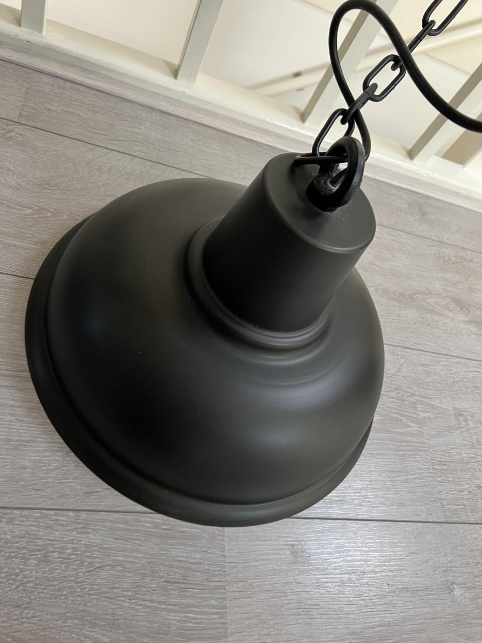 Zwarte hanglamp / industriële design lamp