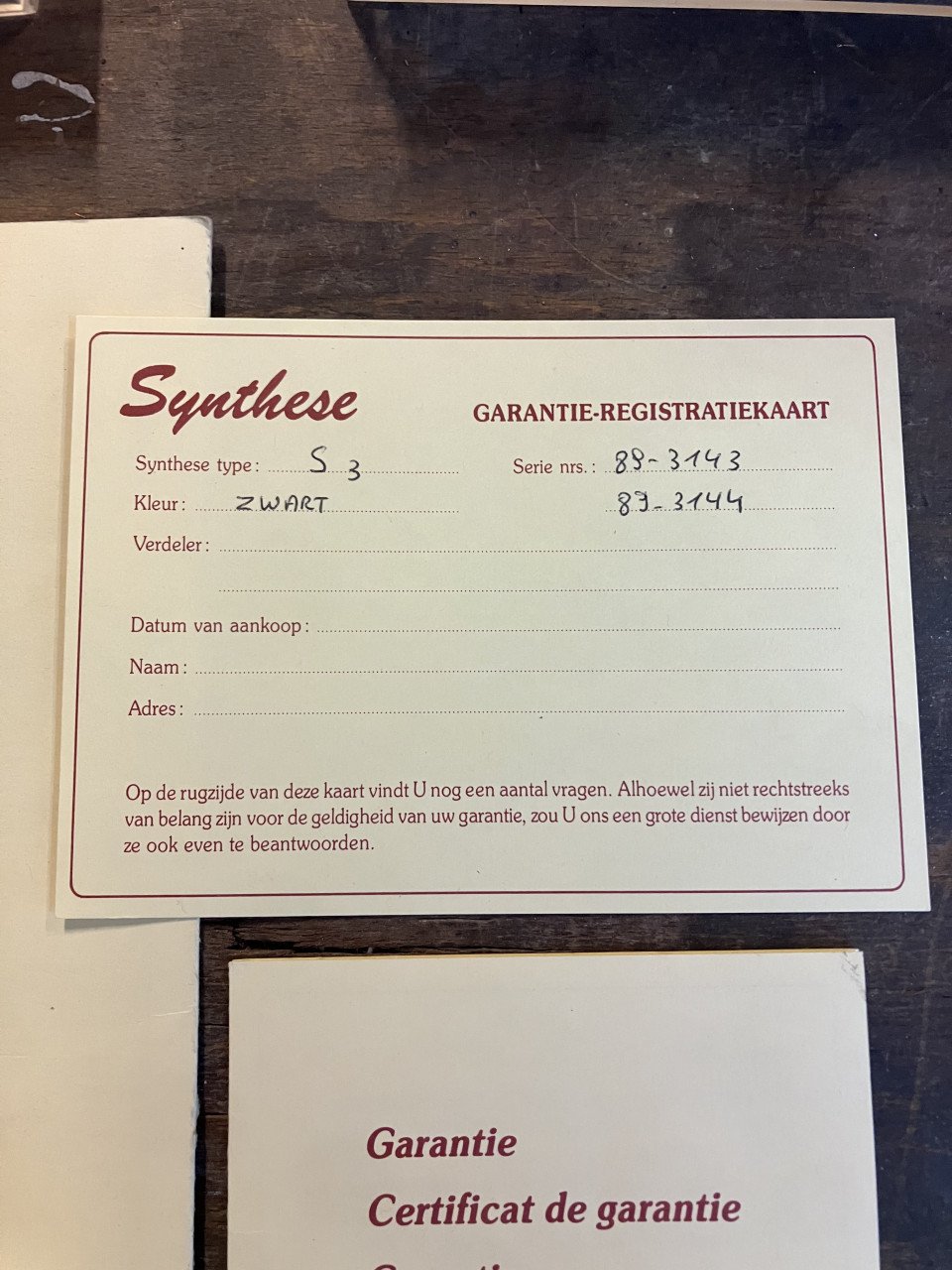 Synthese 1 horn top vintage design en geluid insteekkaarten boekje