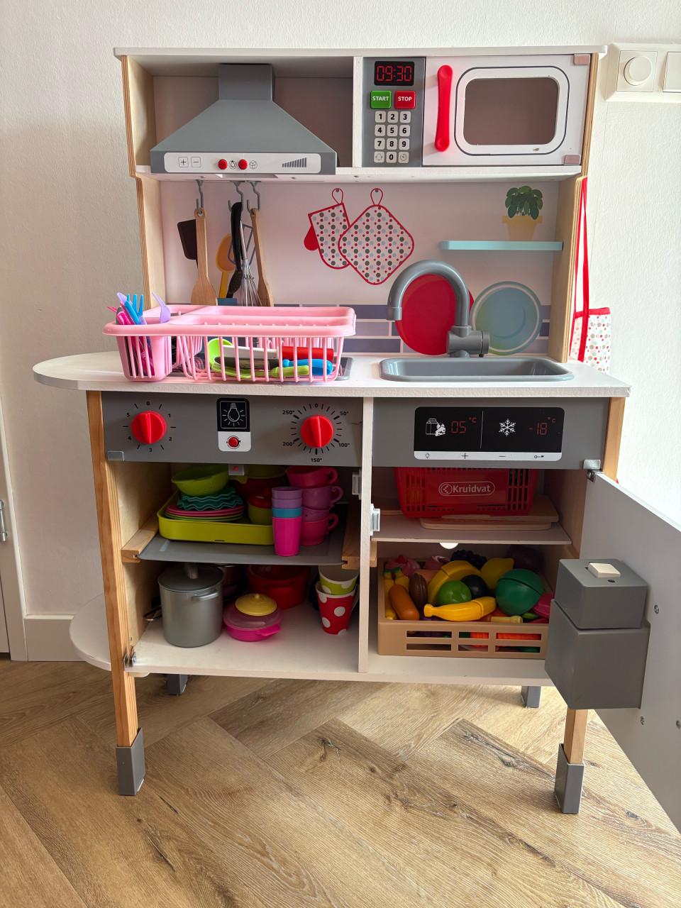 Speelkeukentje met accessoires