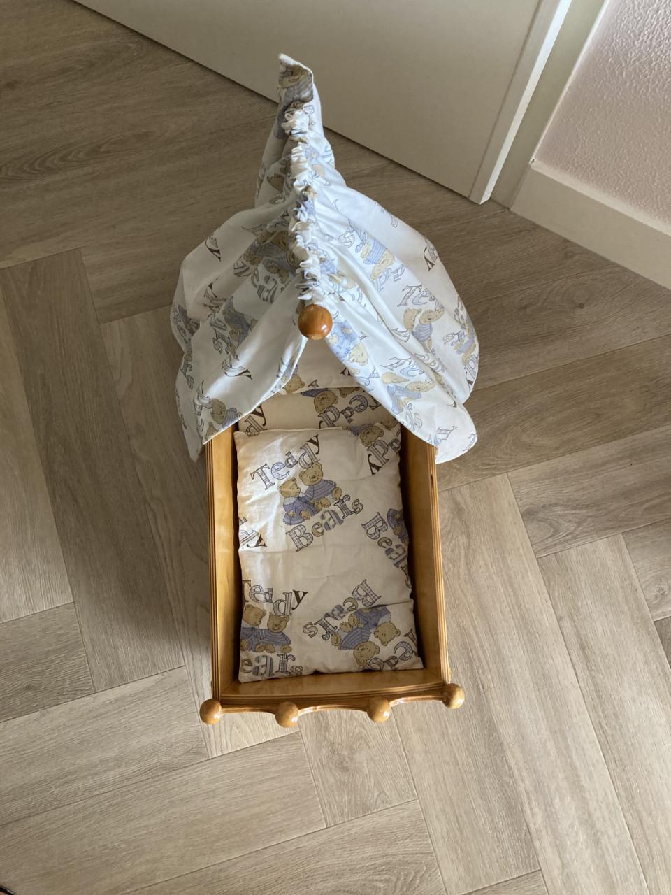 Poppen wieg bed van hout