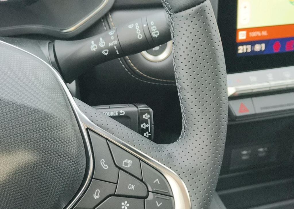 Renault Symbioz 1.8 e-tech full hybrid 160 iconic pack light & sound