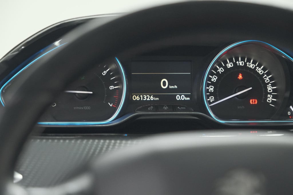 Peugeot 2008 puretech 130 gt-line | trekhaak | camera | apple carplay | par