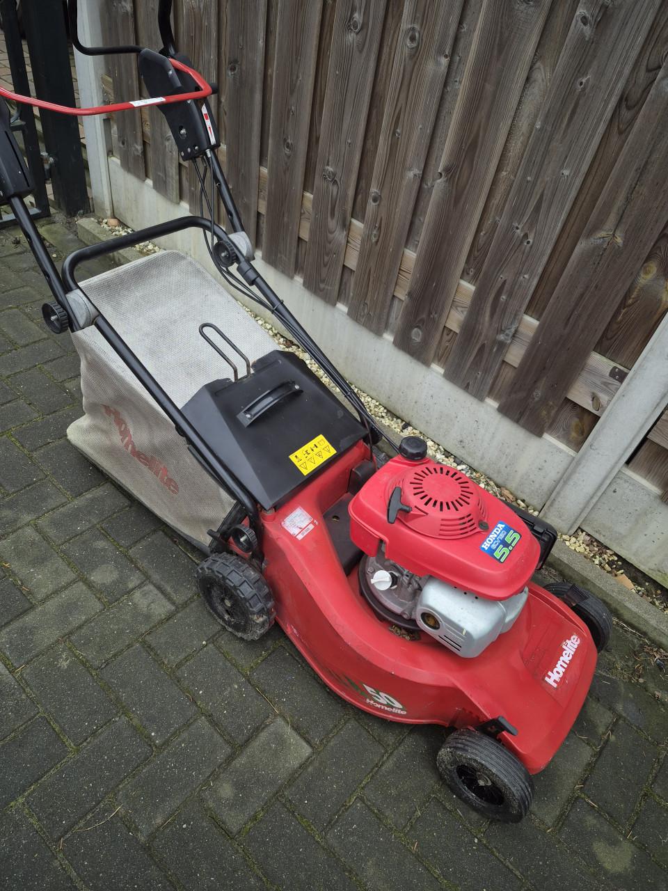 Zelfrijdende honda grasmaaier